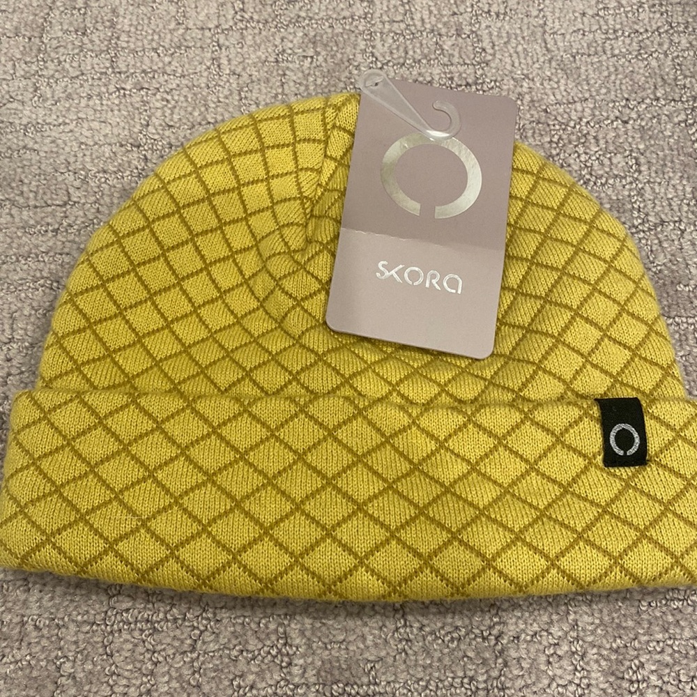 Skora - Cuffed Knit Beanie with Pattern Design (NWT)